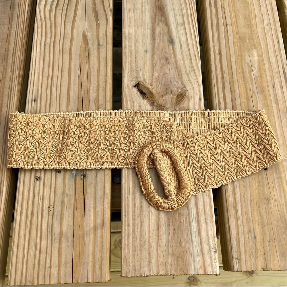 - Vintage 70’s Wide Woven Belt! EUC!